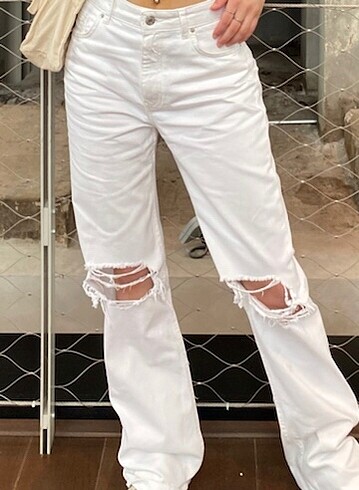 Bershka Beyaz jean