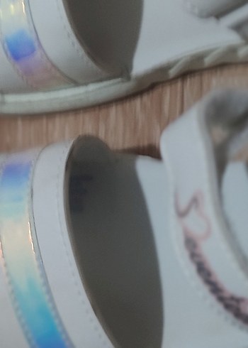 Beyaz Cırt Cırtlı Kız Sandalet - Görsel 3