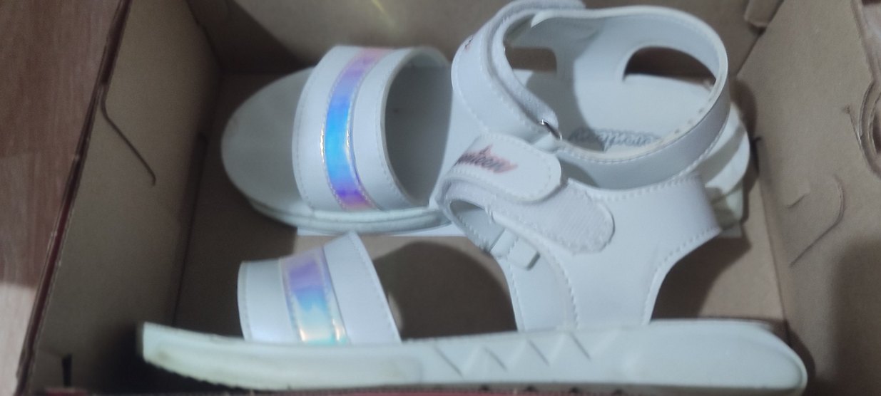 Beyaz Cırt Cırtlı Kız Sandalet - Görsel 2