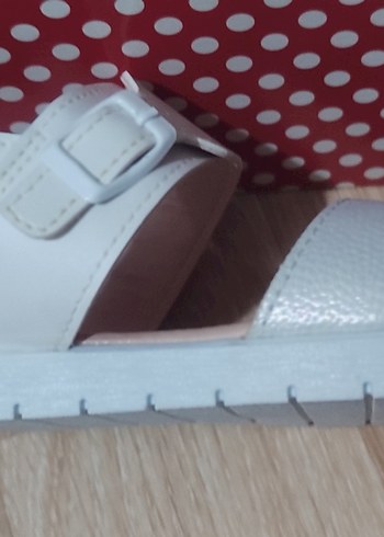 Beyaz kız çocuk sandalet - Görsel 2