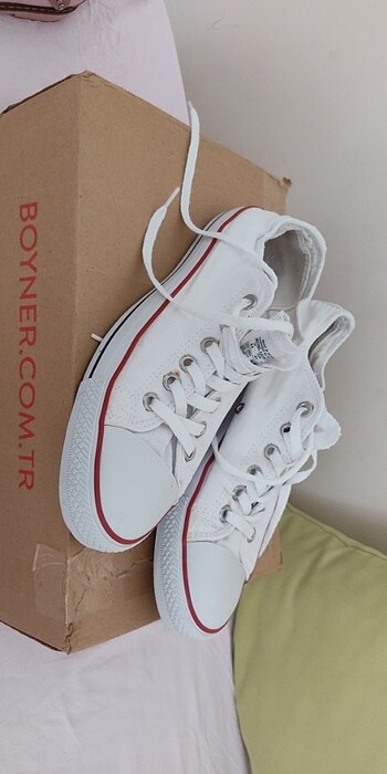 Erkek Beyaz Converse 43 numara 