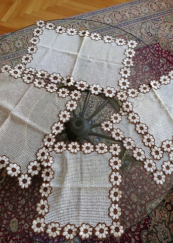 Çiçek Motifli El işi Dantel Örtü Seti - Görsel 4