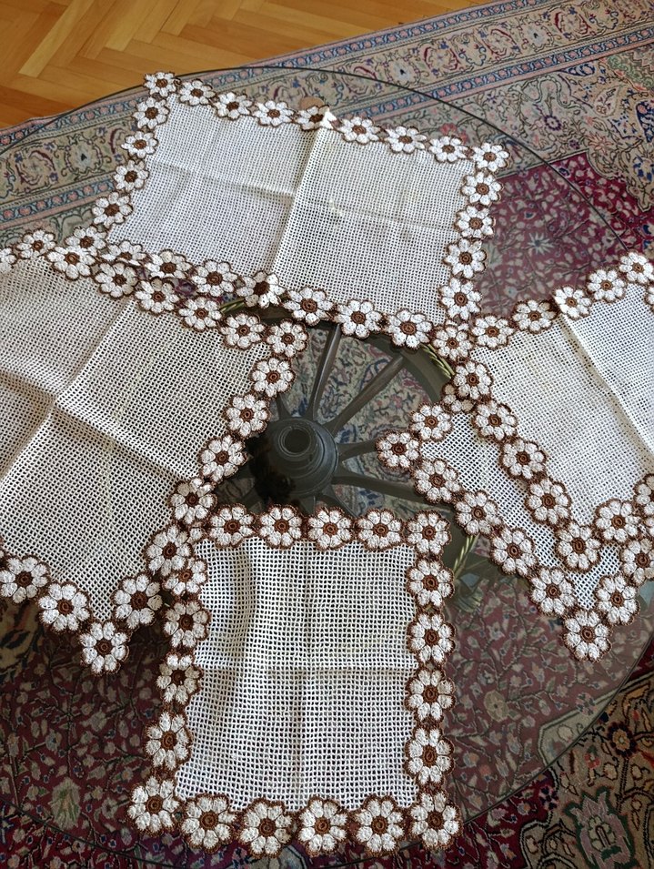 Çiçek Motifli El işi Dantel Örtü Seti - Görsel 4