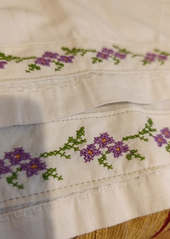 Kanaviçe Mor Çiçekli Nakışlı raf örtüsü 2 adet - Görsel 2