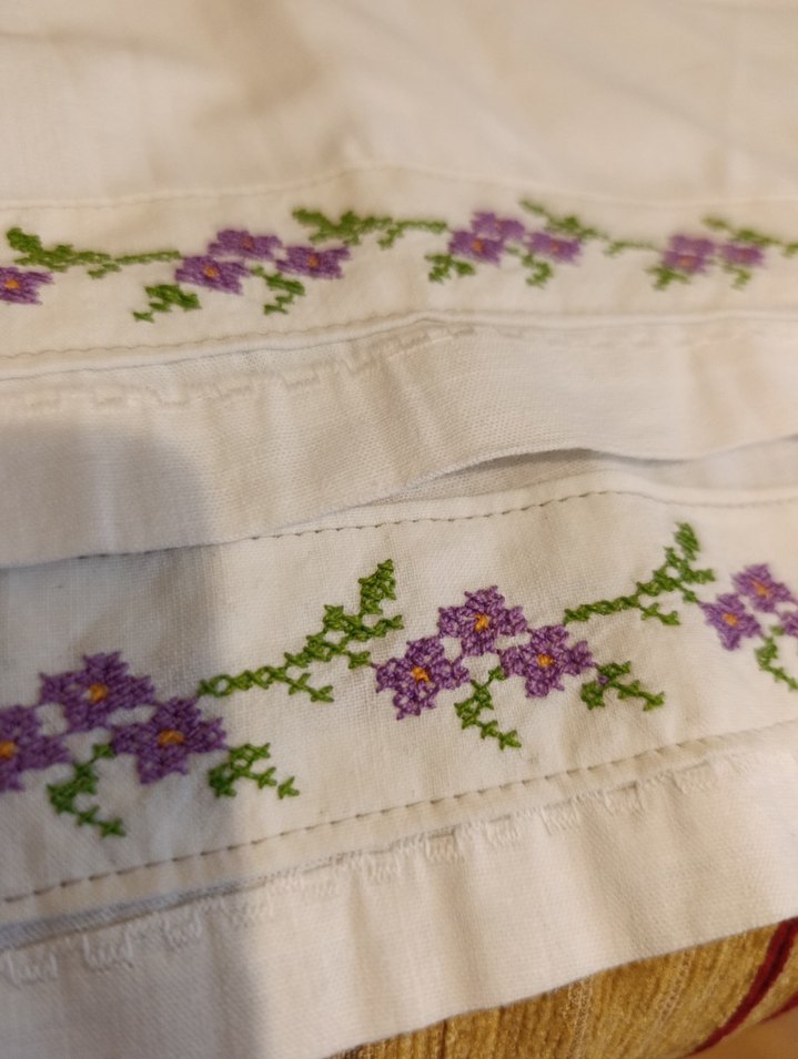 Kanaviçe Mor Çiçekli Nakışlı raf örtüsü 2 adet - Görsel 2