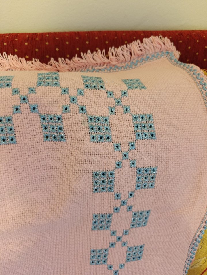 Etamin üzerine Mavi Desenli kanaviçe - Görsel 3