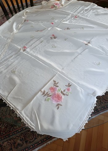 İpek üzerine Nakışlı Beyaz Pastel fiskos Masa Örtüsü - Görsel 7