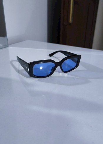 Şeffaf Siyah Minimalist Kadın Gözlüğü - Görsel 4