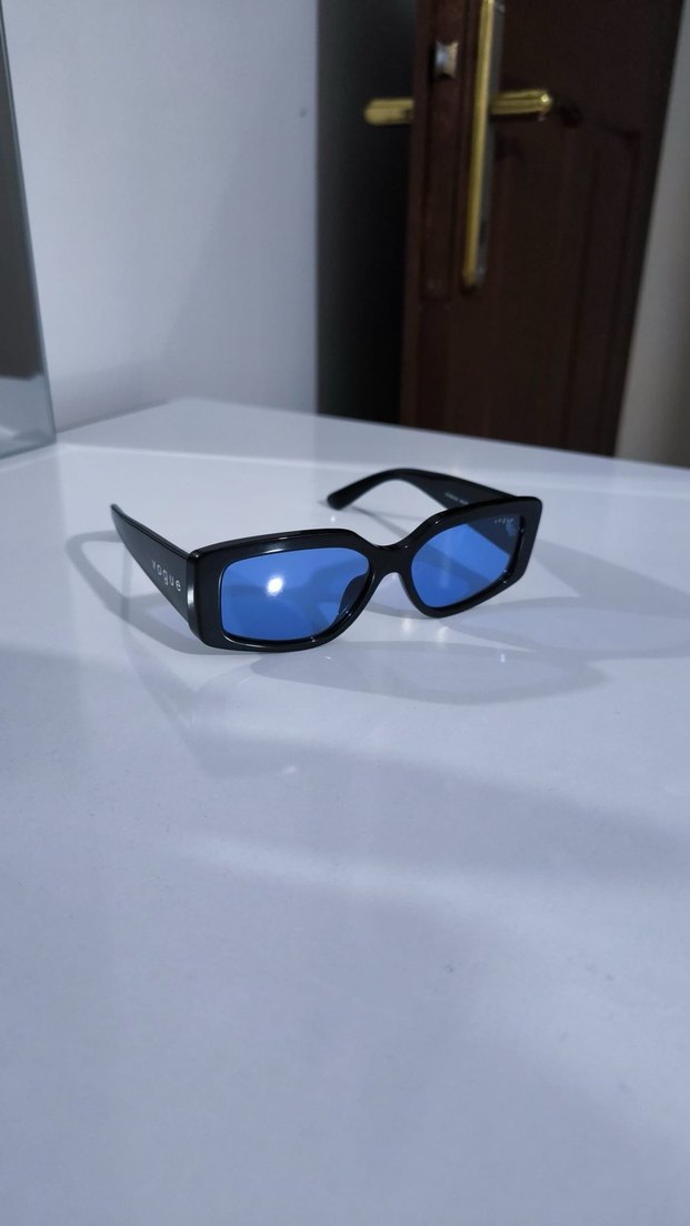 Şeffaf Siyah Minimalist Kadın Gözlüğü - Görsel 4