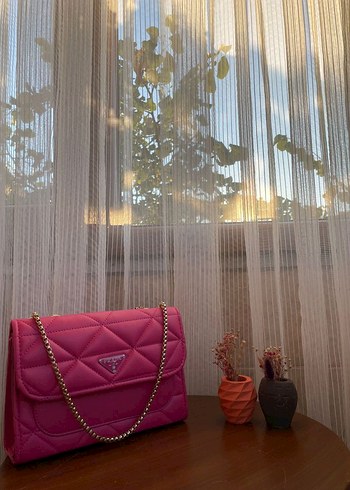 Pembe Zincir Detaylı Kadın Çanta