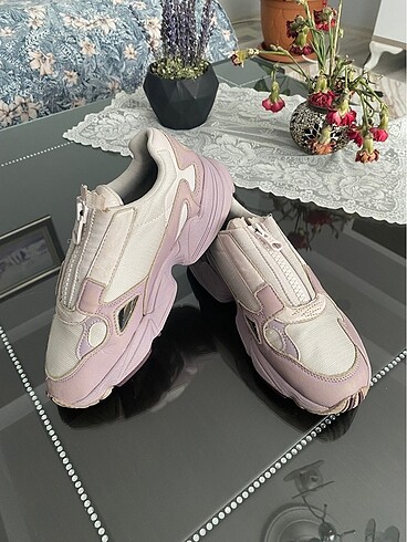 38 Beden beyaz Renk Orjinal Adidas Falcon