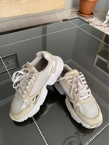 36 Beden beyaz Renk Orjinal Adidas Falcon
