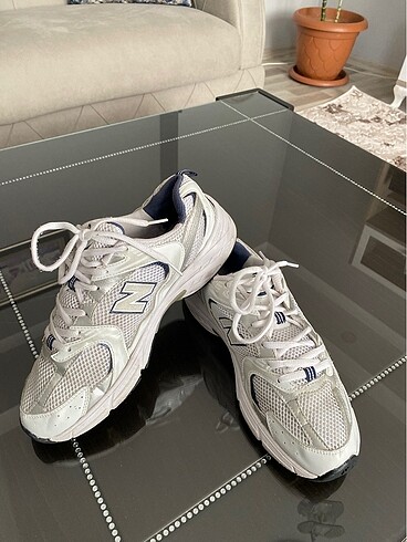 43 Beden beyaz Renk Orjinal New Balance 530