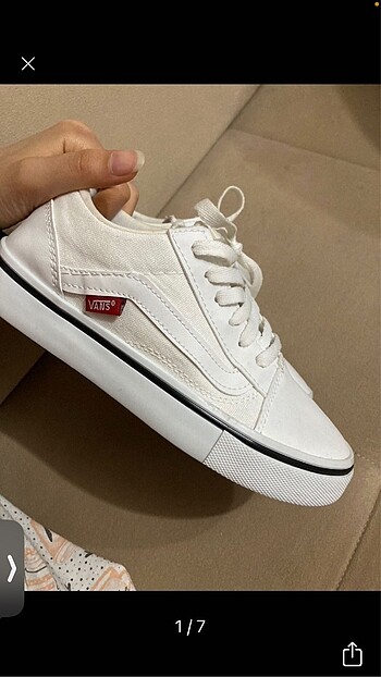 beyaz vans az kullanıldı beyaz nike kullanılmadı