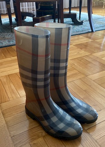 Burberry 38
