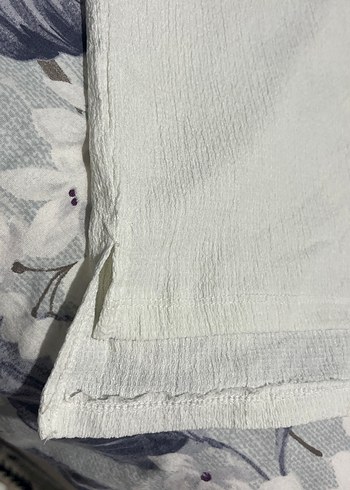 Beyaz Keten V Yaka Kısa Kollu Kadın Gömlek - Görsel 3