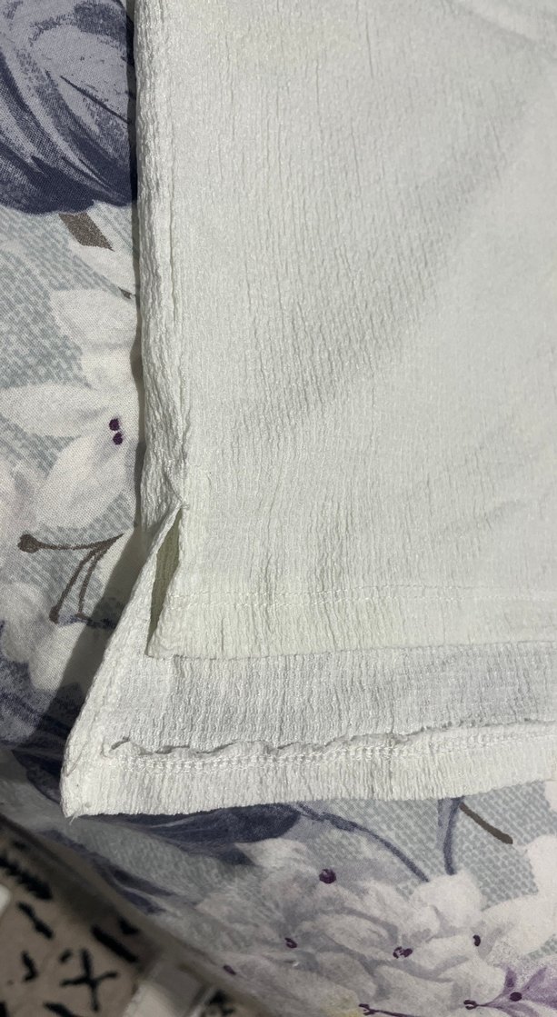 Beyaz Keten V Yaka Kısa Kollu Kadın Gömlek - Görsel 3