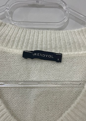 Ekose Desenli V Yaka Örgü Kadın Kazak - Görsel 3