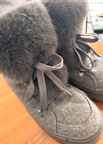 Gri Yün Kürklü Kadın Dolgu Topuk Bot - Görsel 3