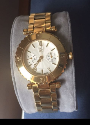 Guess collection saat