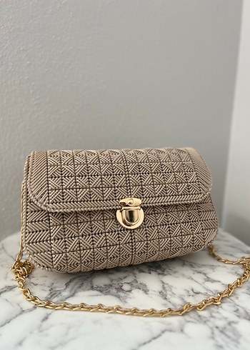 Zara Bej Nakışlı Zincir Detaylı Örgü Kadın Çanta