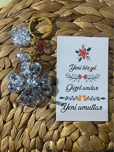 Gümüş yonca anahtarlık