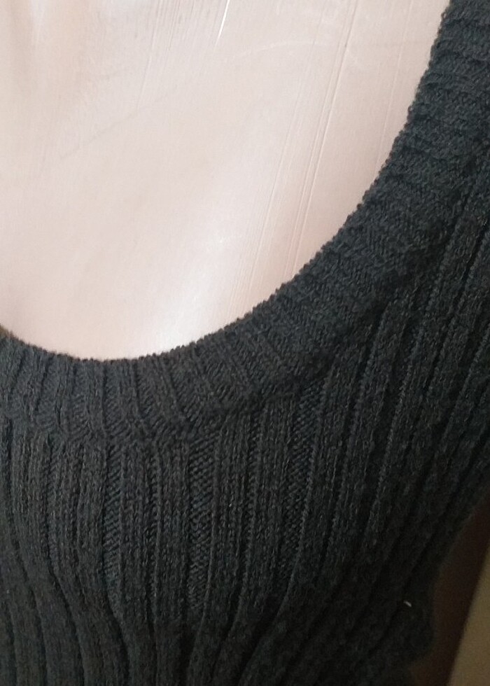 Kahverengi u yaka süveter  - Görsel 2