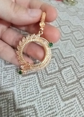 Yılan Desenli Zincir Detaylı Altın Renkli Kolye Ucu - Görsel 3