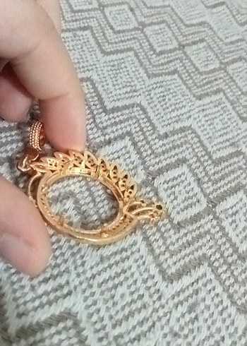 Yılan Desenli Zincir Detaylı Altın Renkli Kolye Ucu - Görsel 7