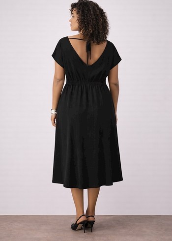 Düğmeli V Yaka Siyah Uzun Keten Elbise - Görsel 2