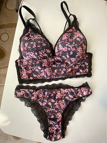 Çiçekli bralet