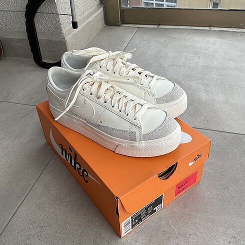 Nike Blazer Low Platform