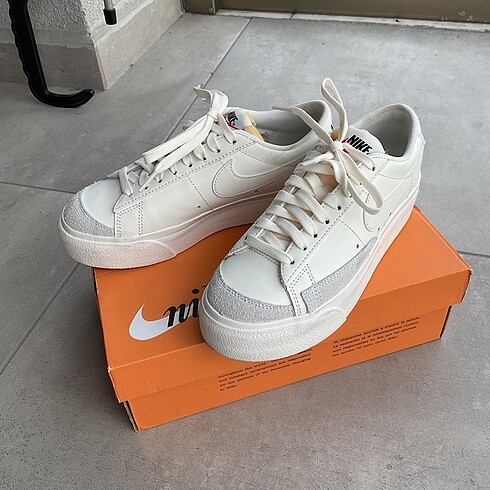 Nike Nike Blazer Low Platform