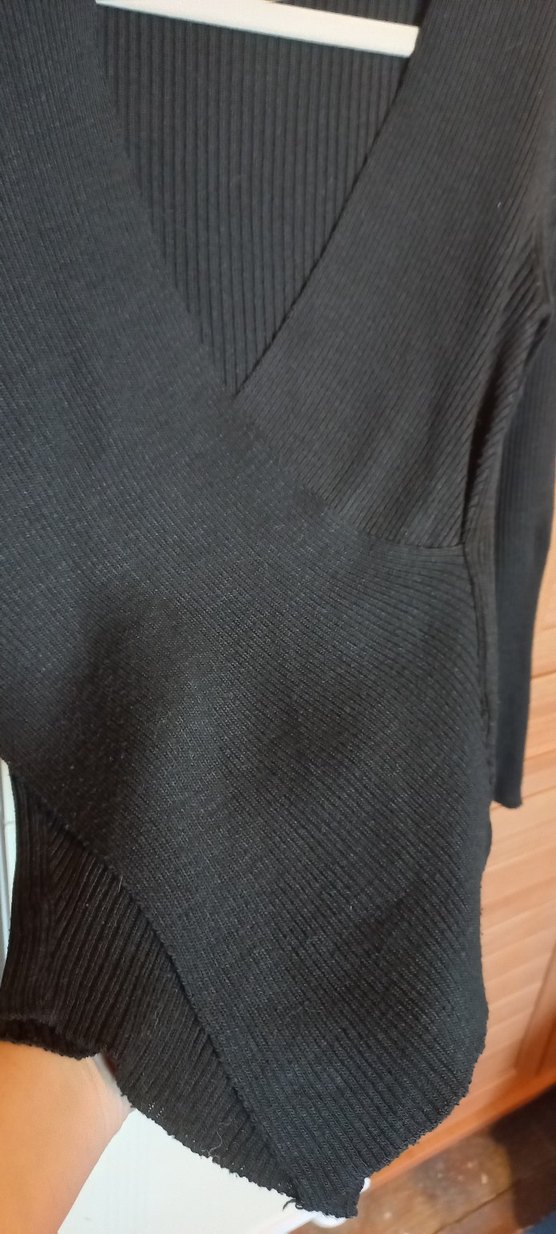 Siyah V Yaka Triko Kadın Kazak - Görsel 3