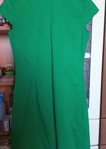 Yeşil Düğmeli Kısa Kollu Midi Elbise - Görsel 5