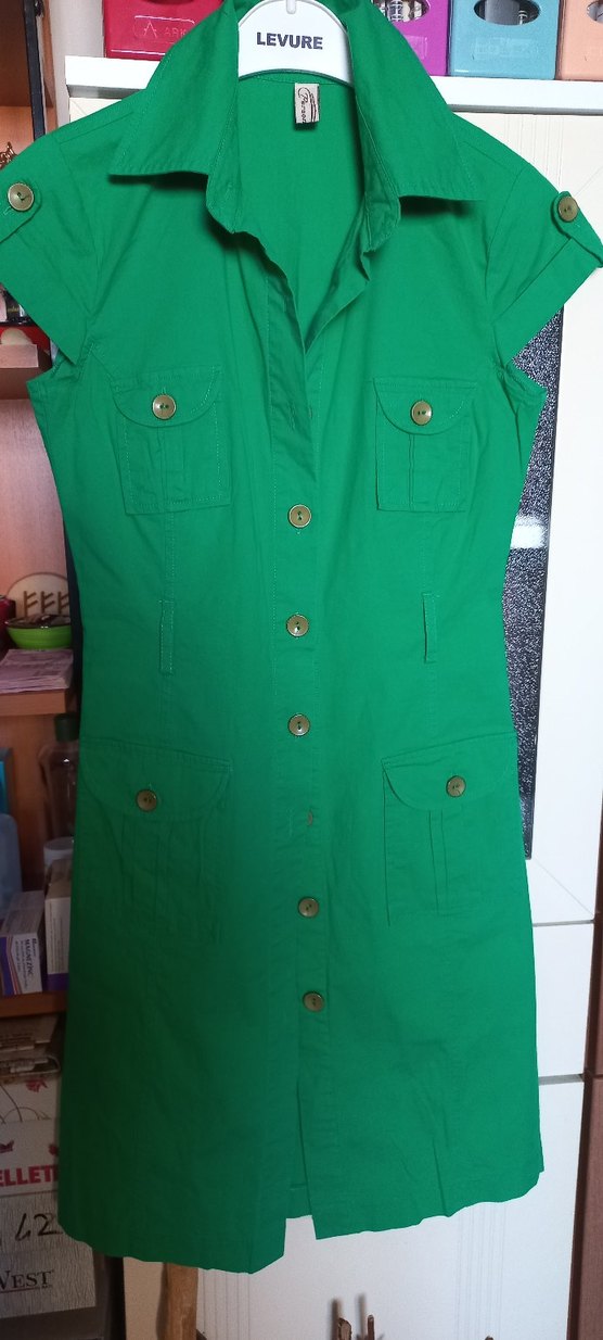 Yeşil Düğmeli Kısa Kollu Midi Elbise - Görsel 4