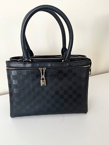 Diğer Louis Vuitton Model Çanta