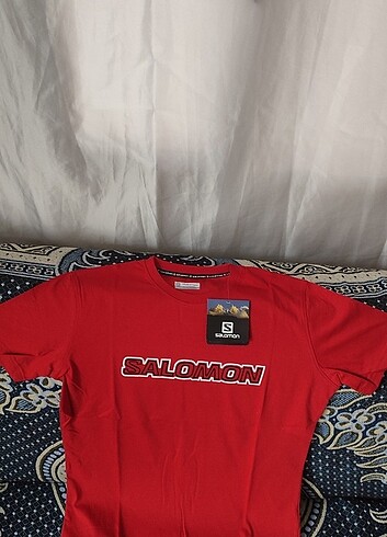 l Beden kırmızı Renk Salomon tişört