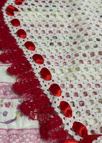 Kırmızı Kurdele Detaylı El Örgüsü Dantel - Görsel 4