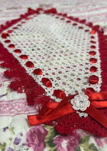 Kırmızı Kurdele Detaylı El Örgüsü Dantel - Görsel 3