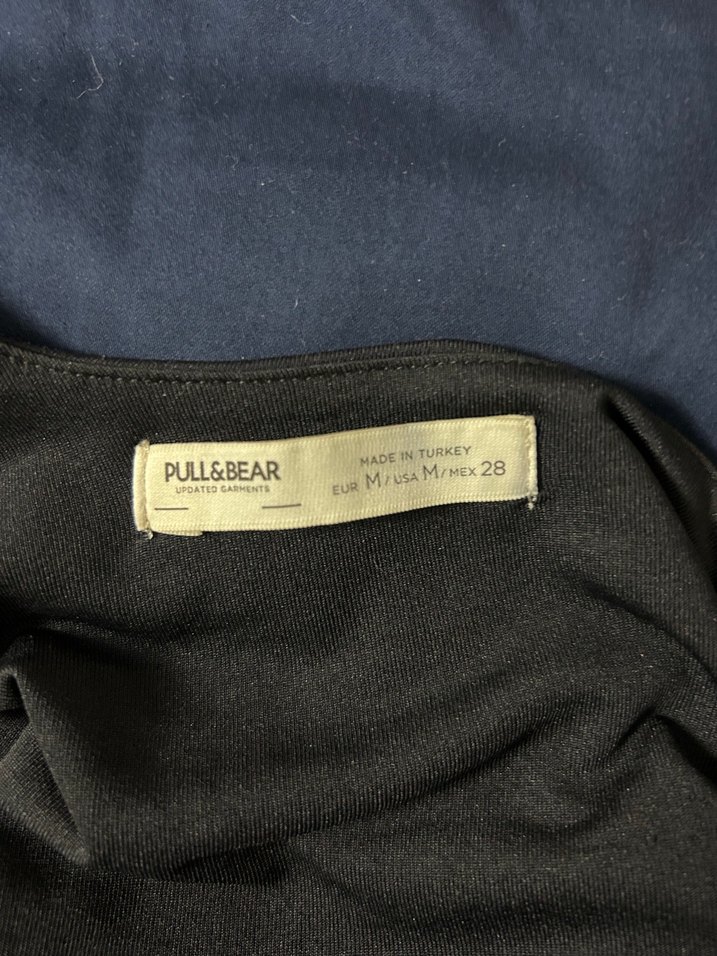 Siyah Asimetrik Kesim Crop Top - Görsel 2