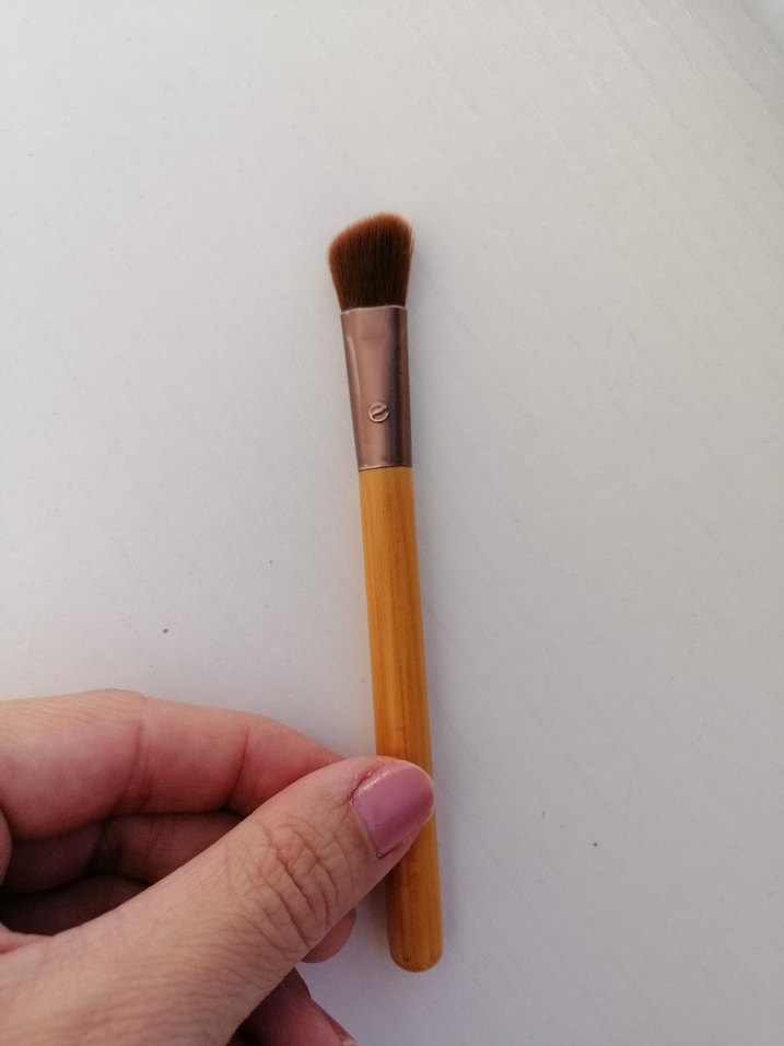 Ecotools far ve kapatıcı fırçası - Görsel 2