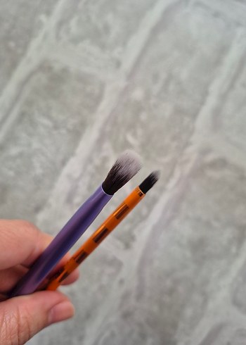 real techniques far ve dudak fırçası - Görsel 7