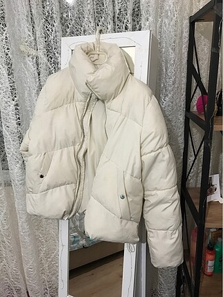 Bershka beyaz şişme mont
