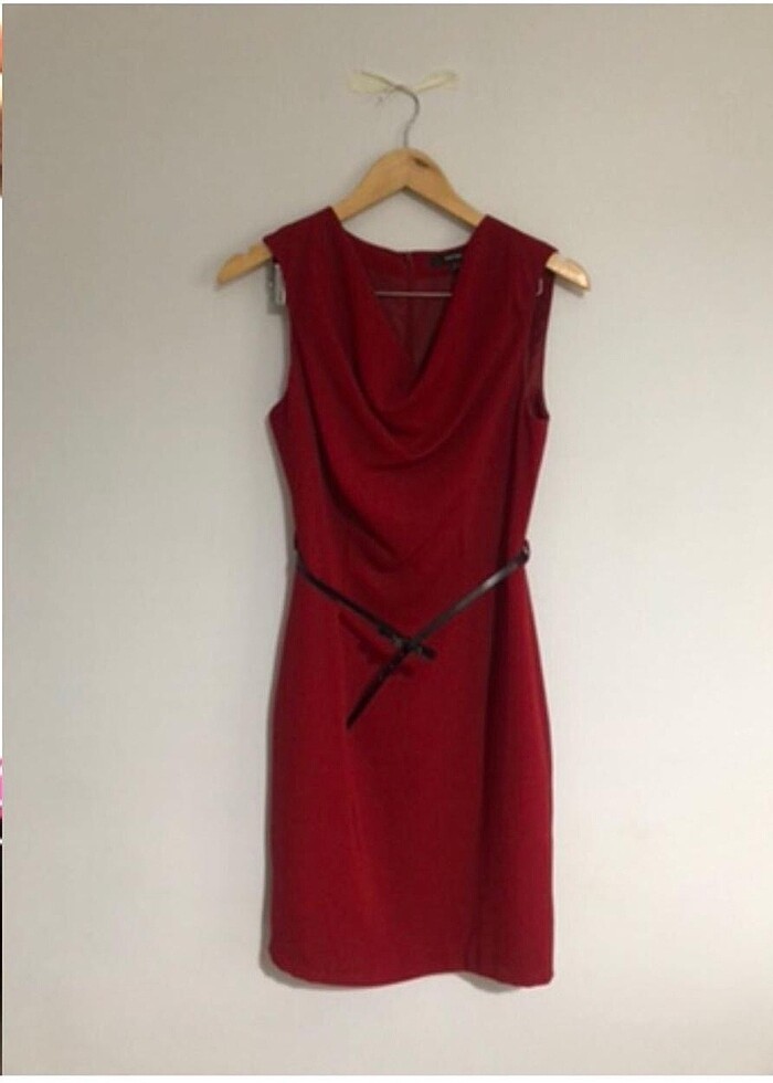 Kırmızı kısa elbise - Görsel 3