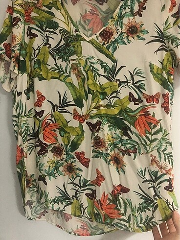 H&M markalı desenli bluz - Görsel 2