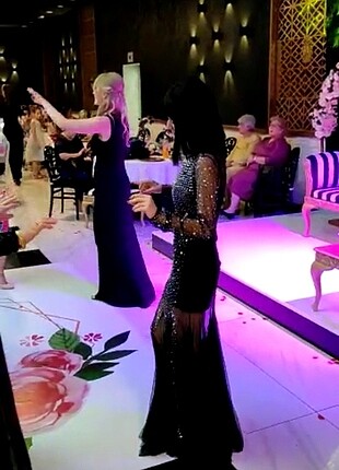 Taşlı elbise