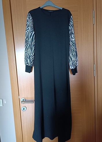 Armine Zebra Detaylı Elbise 