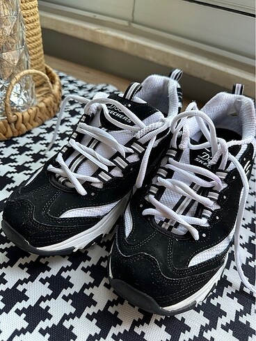 Skechers