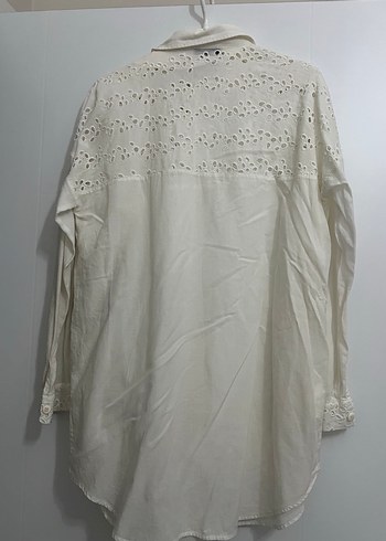 Uzun Kollu Düğmeli Beyaz Keten Kadın Gömlek - Görsel 2